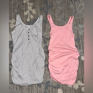 Old Navy Maternity Scoop-neck Tank Top S (x2)
